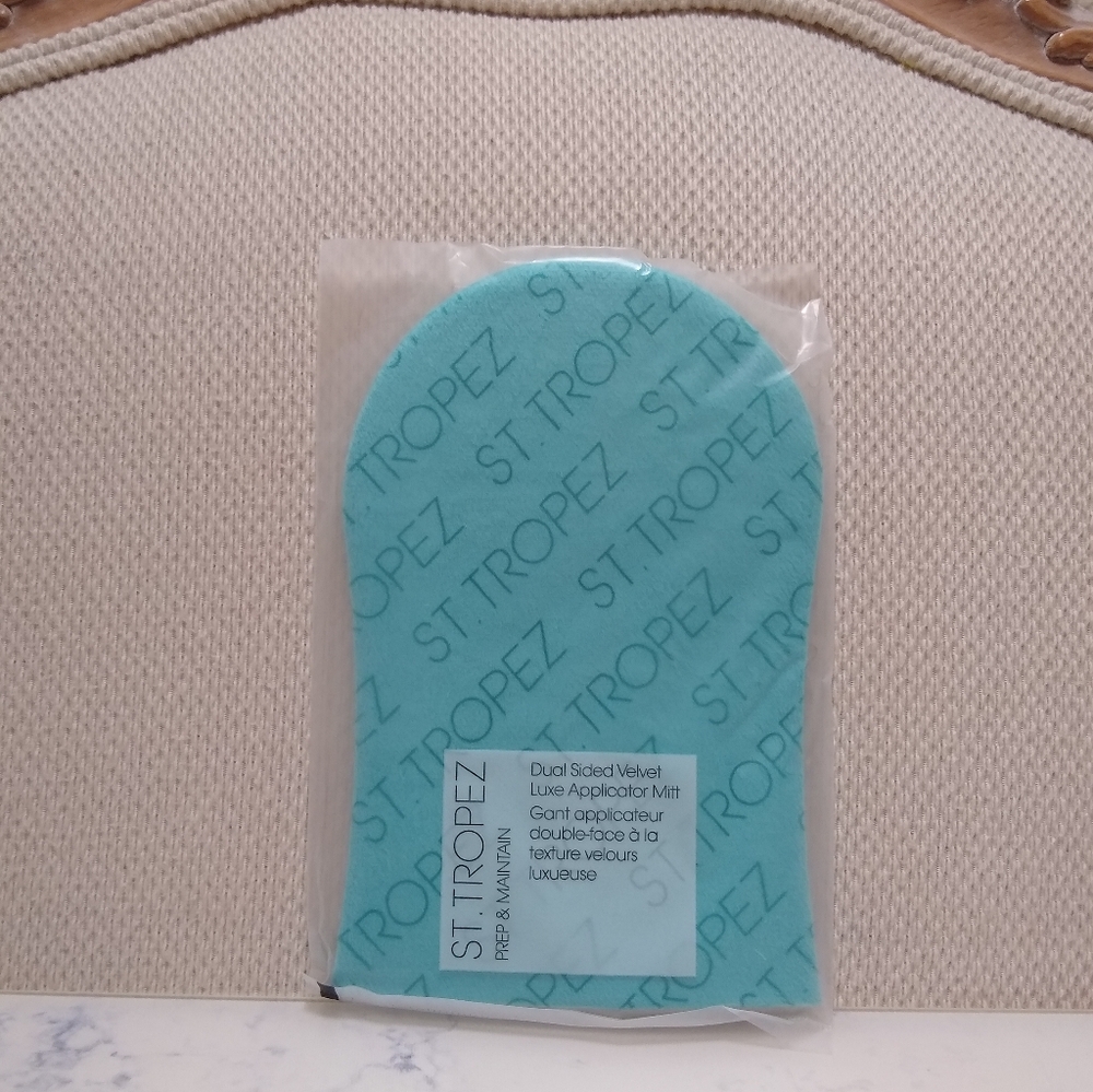 St. Tropez Dual Sided Velvet Luxe Applicator Mitt Prep & Maintain New Sealed
